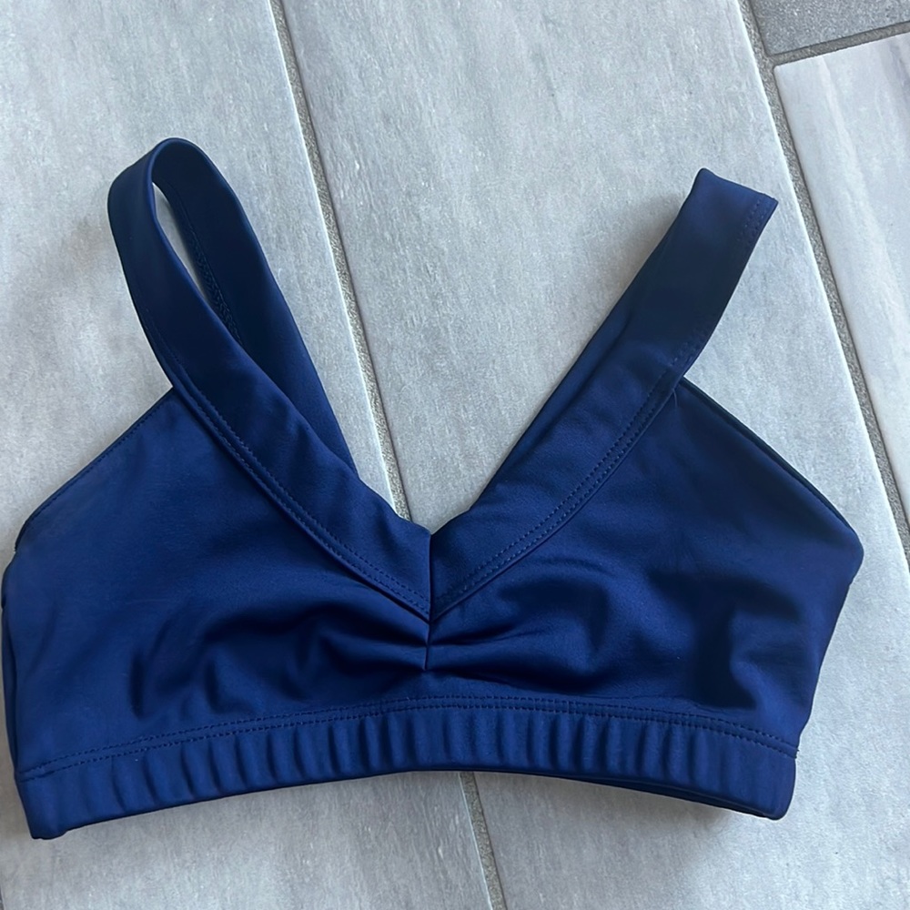 KTRNA girls sports bra